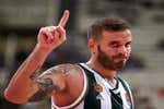 Nikos Pappas se apunta al baloncesto en silla de ruedas: «Como estaba en el banquillo, me resulta familiar estar sentado»
