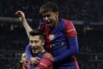 Lewandowski y Lamine le enseñan a Mbappé cómo se reina en un Clásico