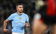 Fiesta completa en el Etihad: el Manchester City acaricia la Champions en la despedida de De Bruyne... ¡y en el regreso de Rodri!